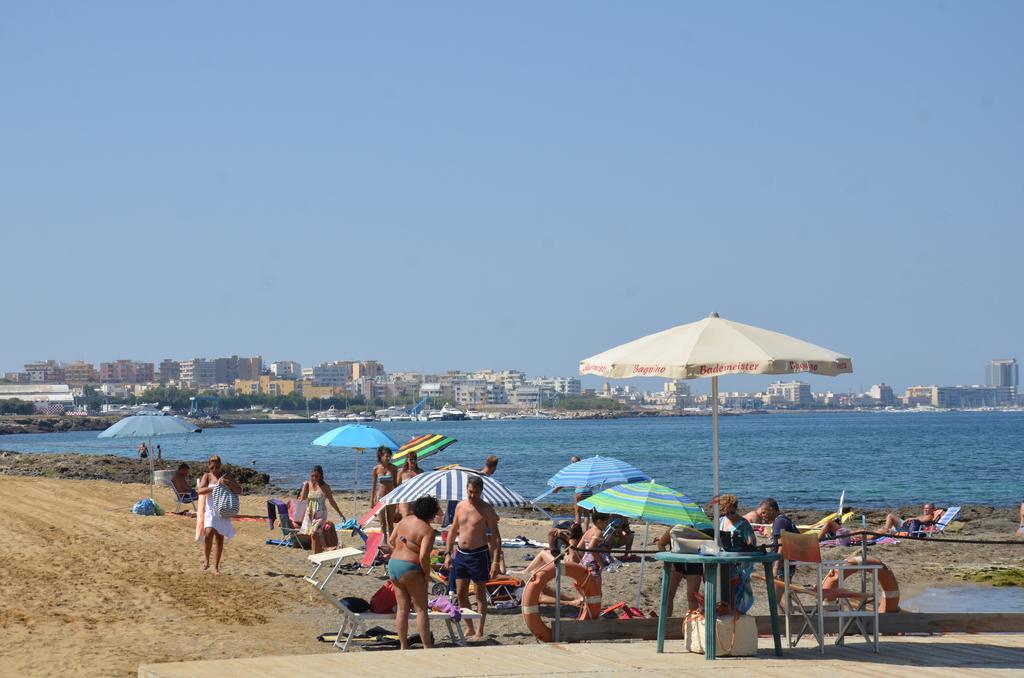 Happy Camp Mobile Homes In Camping Village La Masseria Галиполи Екстериор снимка